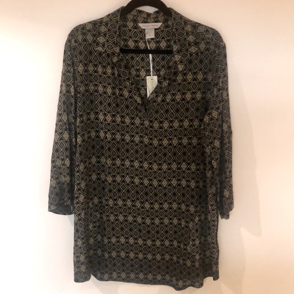 Nomadic Traders tunic in black/stone pattern